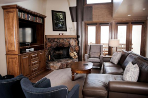 Deer Valley Two Bedroom Loft Suite with Easy Access to all Park City has to Offer condo